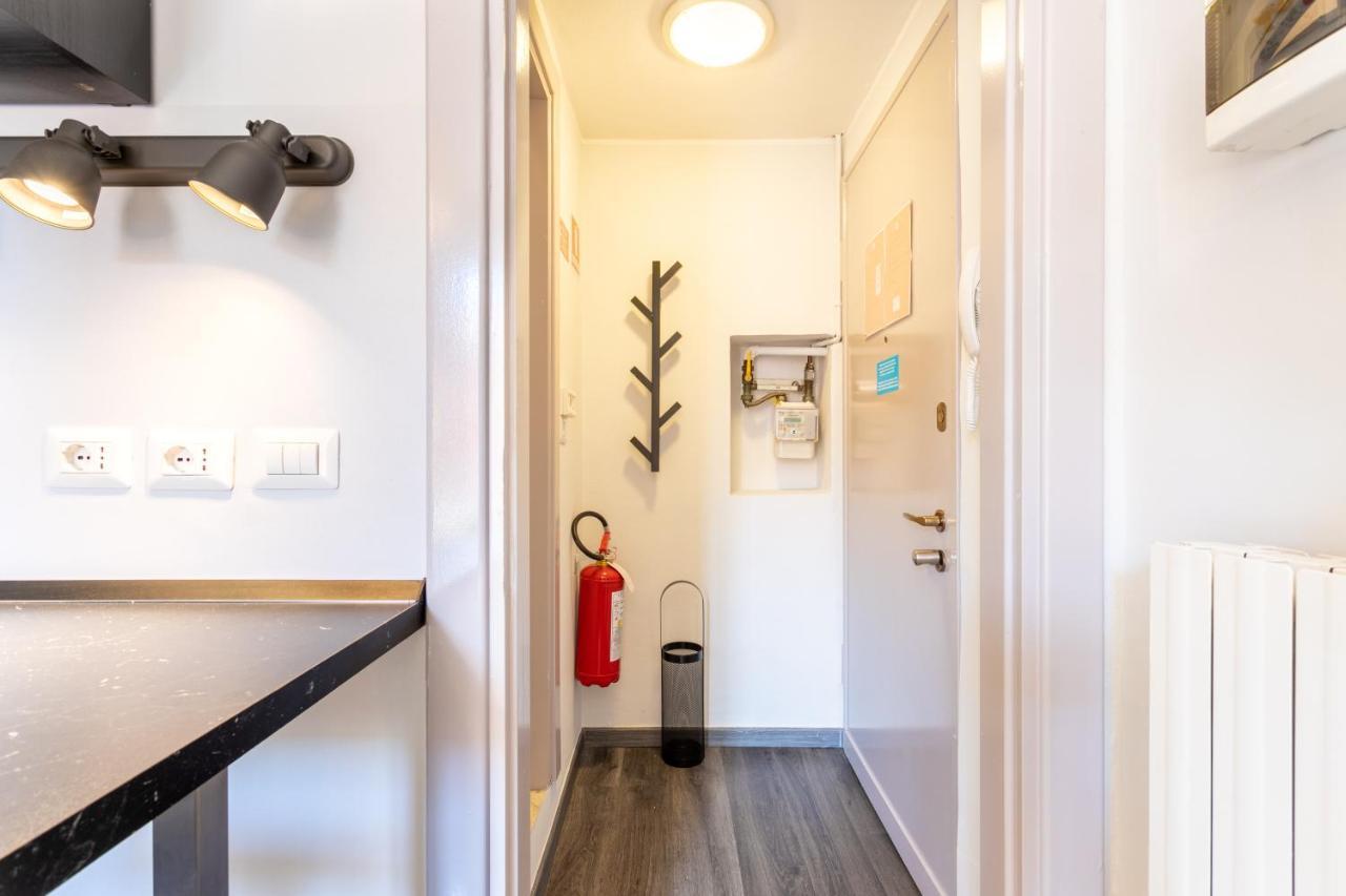 Luna Homes - Studio In Farini 米兰 外观 照片